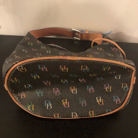💥Dooney and Bourke mini bucket bag💥 - Picture 3 of 3